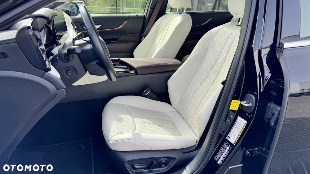 Toyota Mirai Luxury - 10