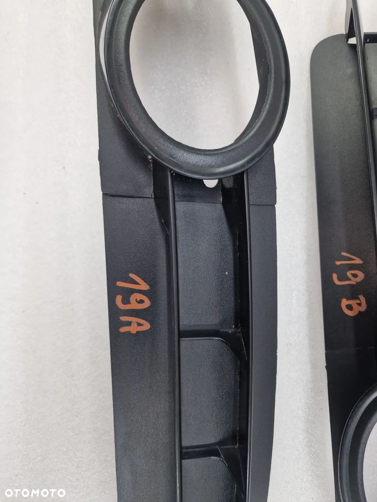 AUDI A6 C6 04- PRAWA KRATKA BOCZNA ZDERZAKA PRZEDNIEGO PRZÓD , NR 4F0807682A / 4F0807681A , NR AUKCJI E/19 - 3