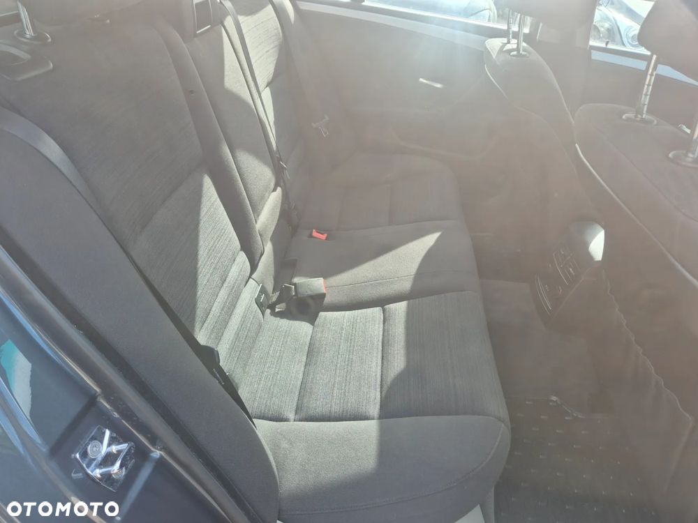 BMW Seria 5 525i - 17