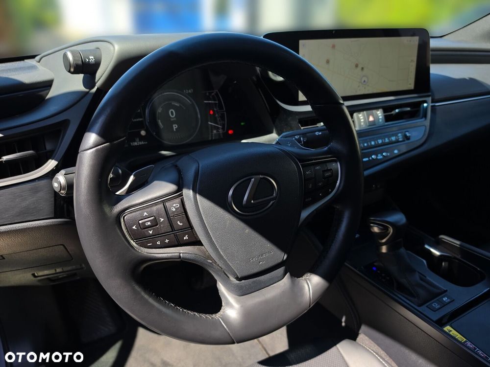 Lexus ES 300h Business Edition - 11