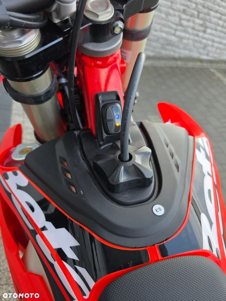 Beta RR - 16