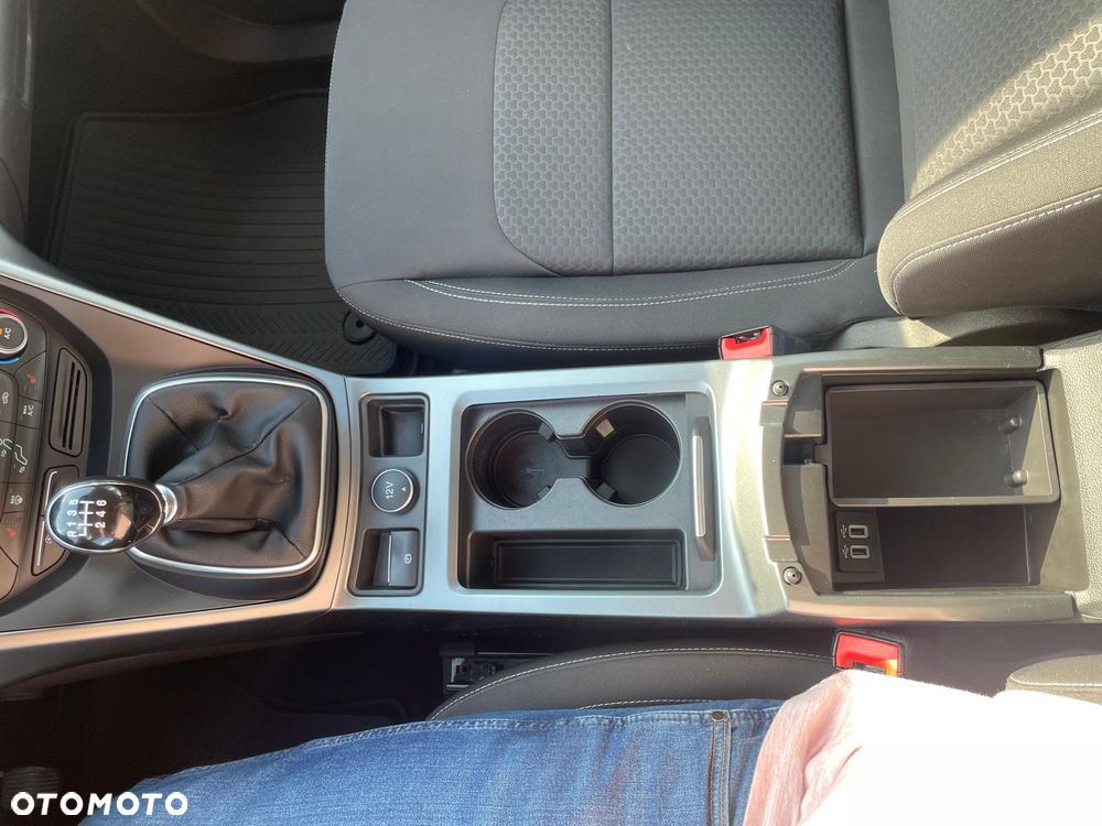 Ford Kuga - 24