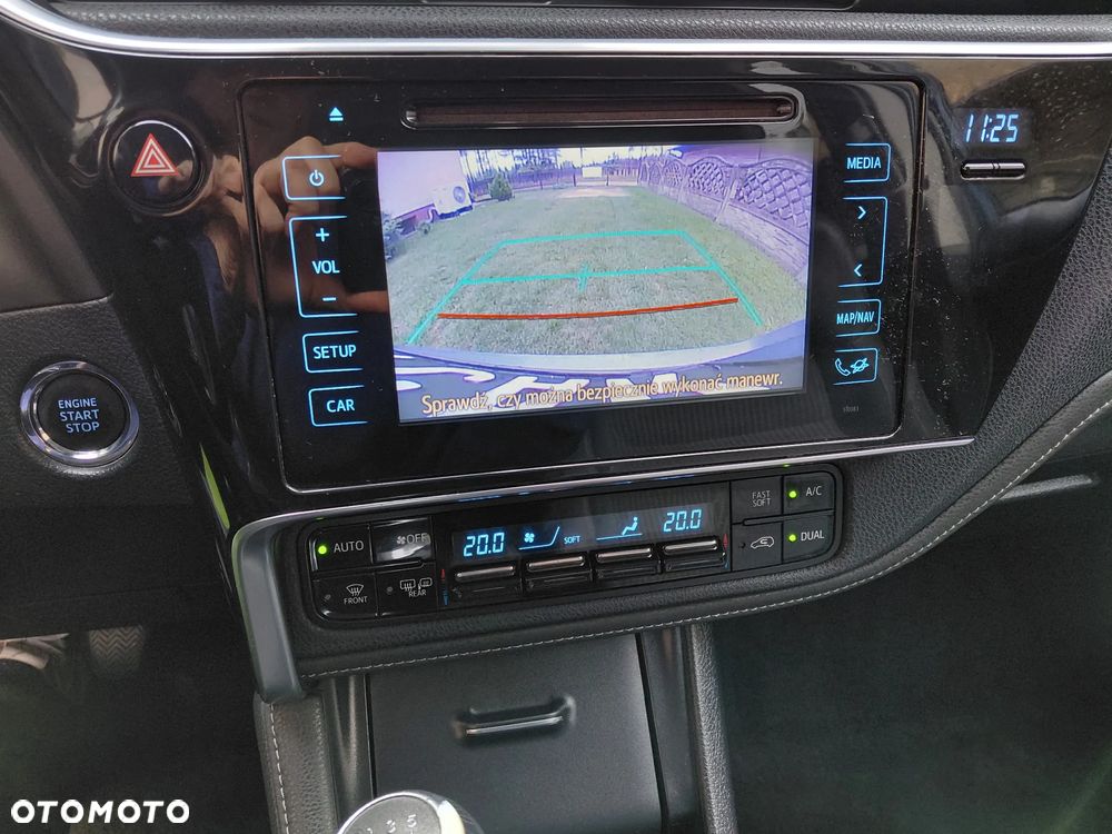 Toyota Auris 1.6 D-4D Executive - 19