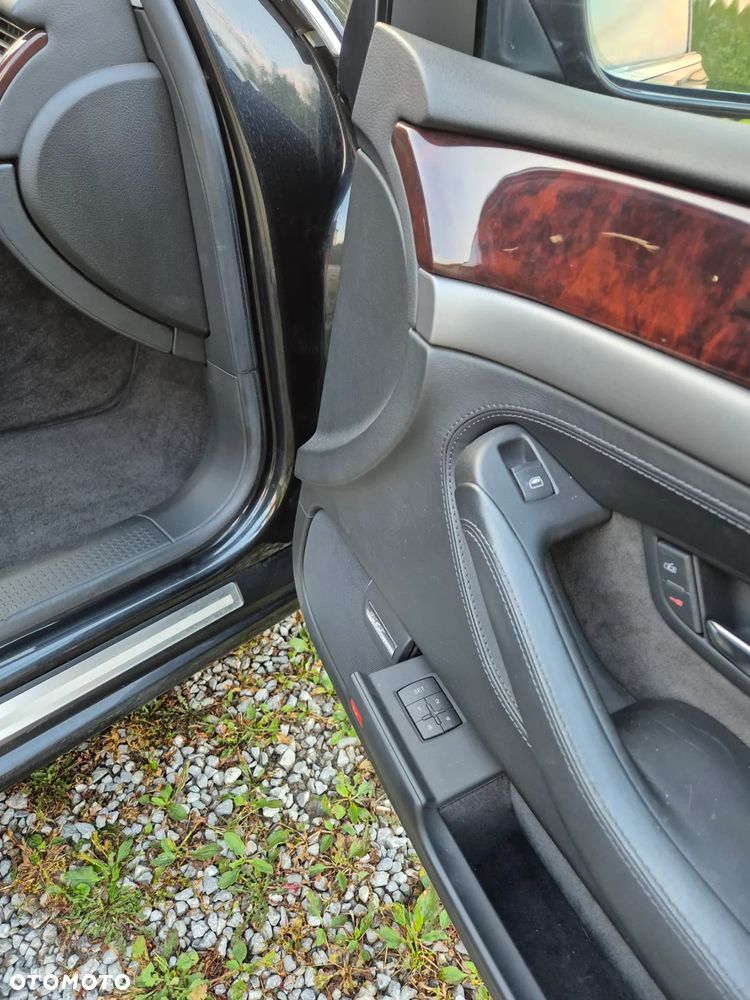 Audi A8 4.2 Quattro - 19