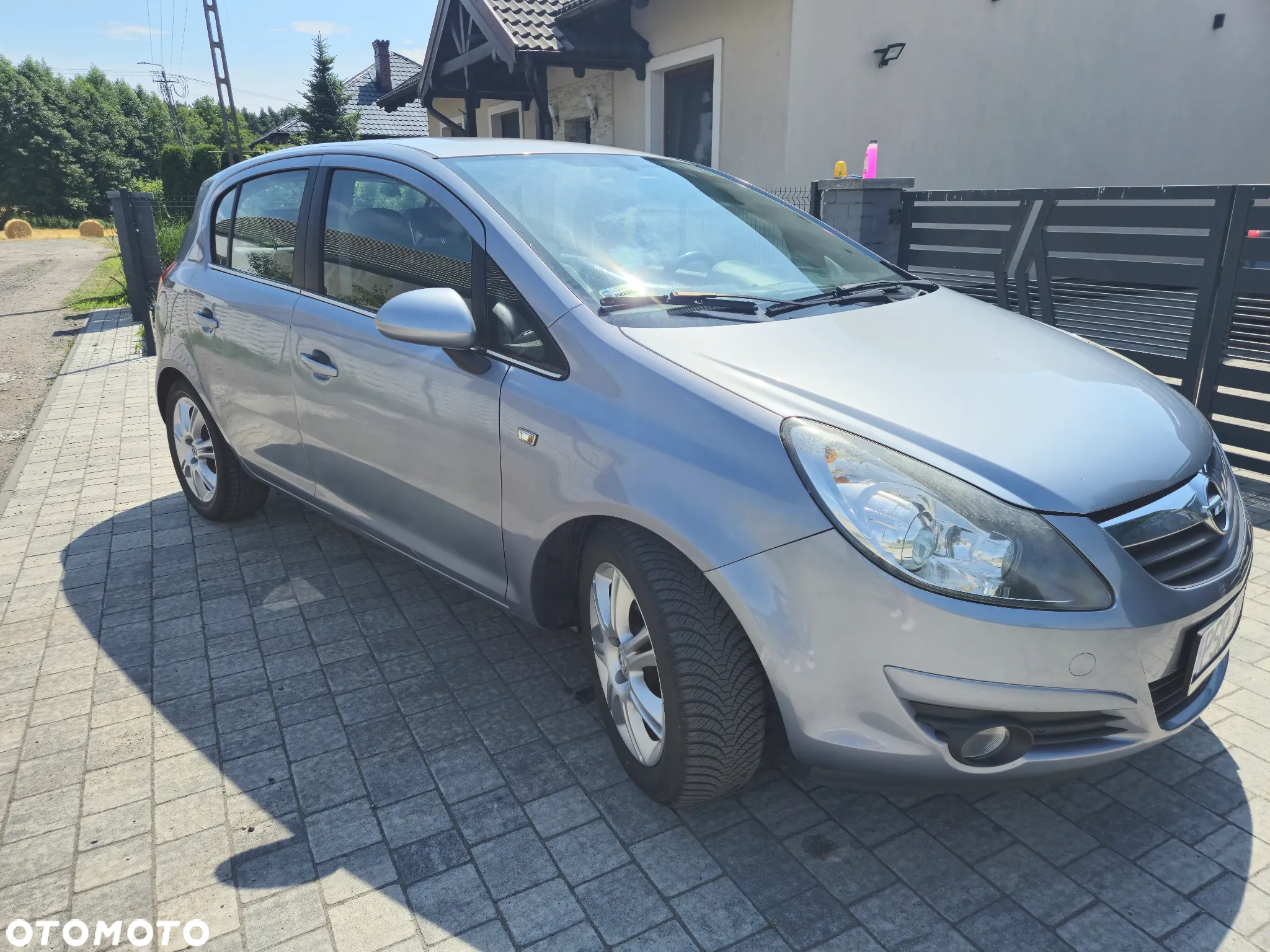 Opel Corsa 1.4 16V Cosmo - 2