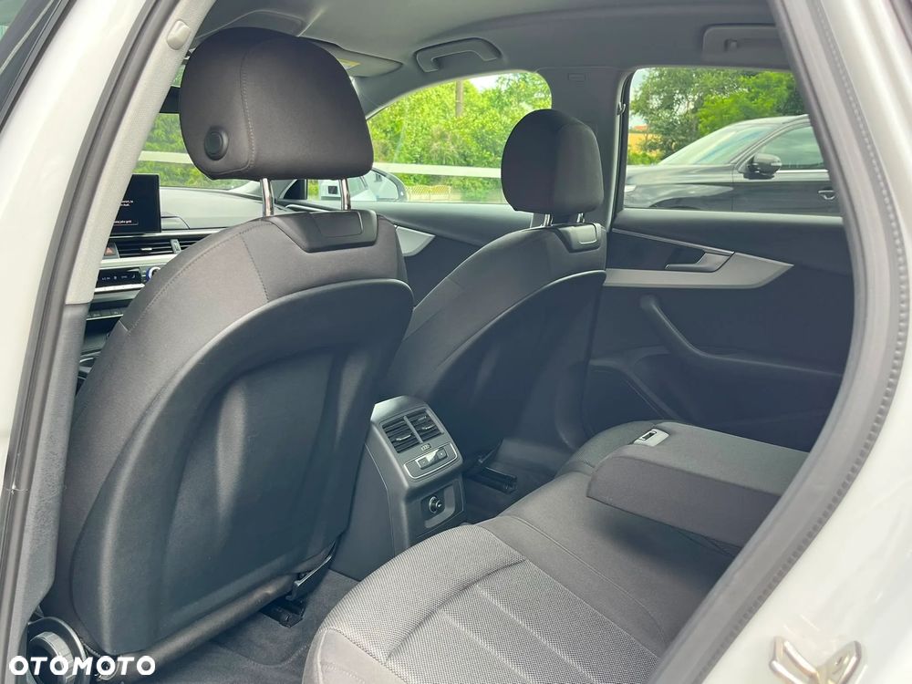 Audi A4 Limousine 35 TFSI mHEV S Line S tronic - 34