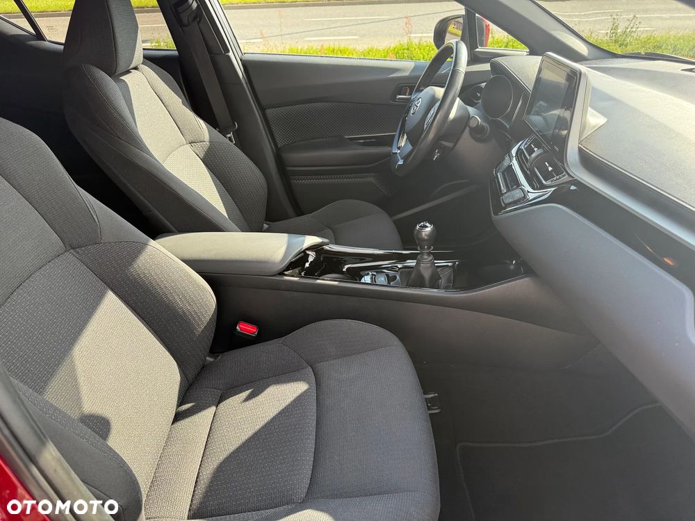 Toyota C-HR 1.2 Turbo Team Deutschland - 9