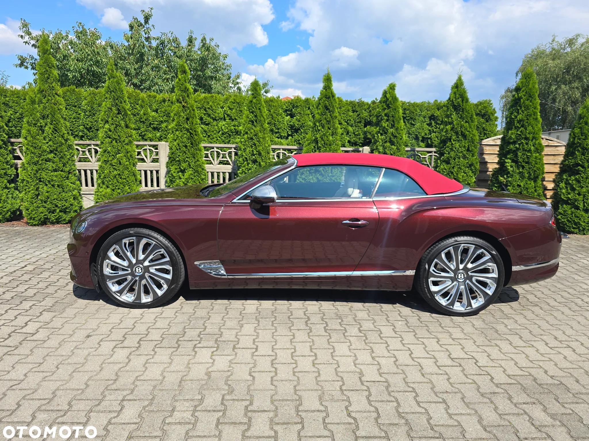 Bentley Continental GT New Convertible V8 Mulliner - 6