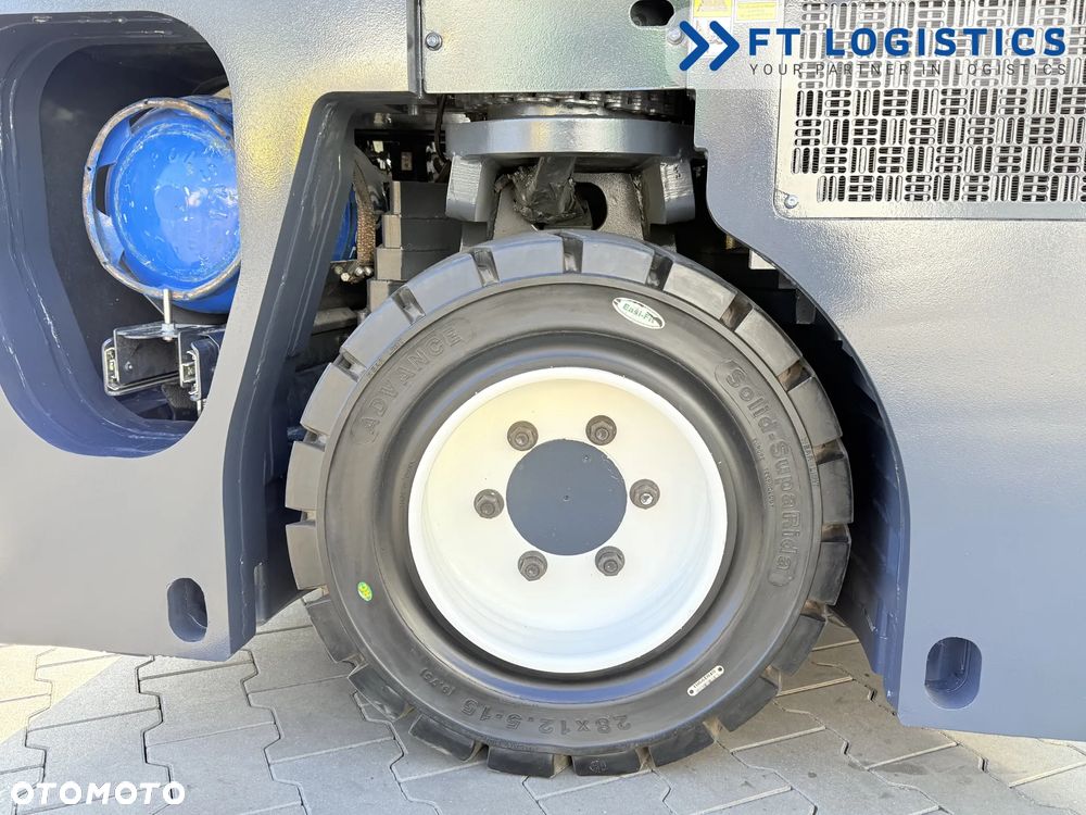 Combilift WÓZEK CZTEROKIERUNKOWY - WIELOKIERUNKOWY | COMBILIFT CB4500 | GAS | TRIPLEX 6400MM | WOLNY SKOK | POZYCJONER WIDEŁ | PRZESUW WIDEŁ | STAN IDEALNY | Szeroka oferta wózków czterokierunkowych i bocznych, dopasowanych do różnorodnych potrzeb i zastosowań - 35