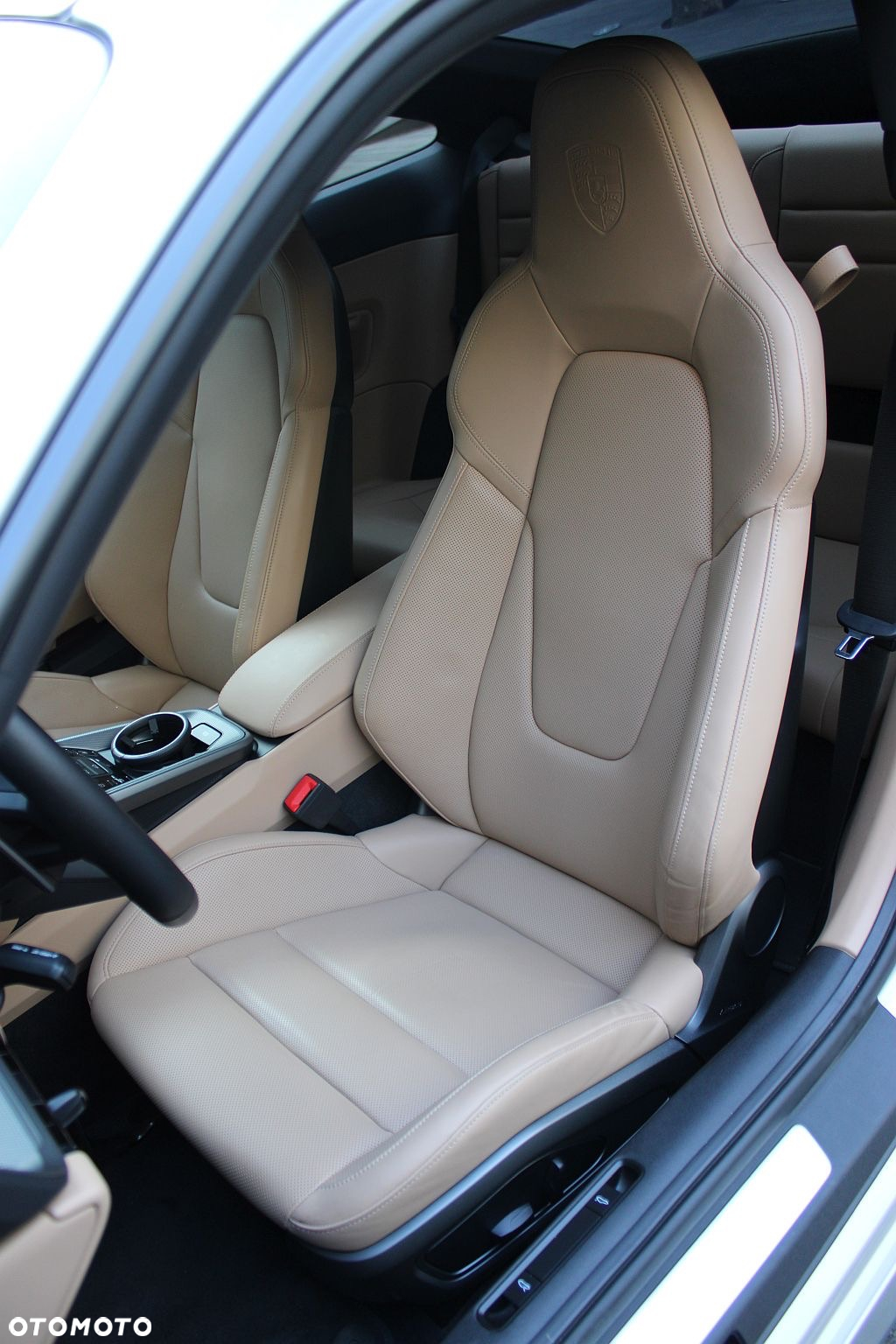 Porsche 911 Carrera 4 - 12