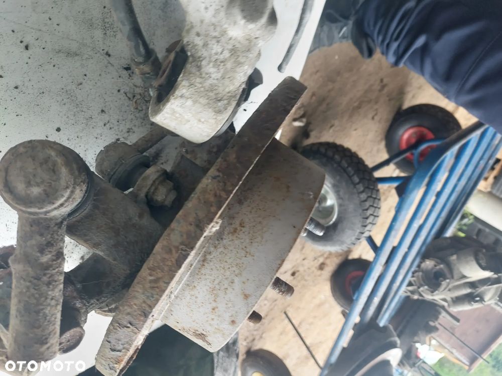 PIASTA ZWROTNICA PRAWY LEWY  TYŁ SANTA FE II 2.2 CRDI - 5