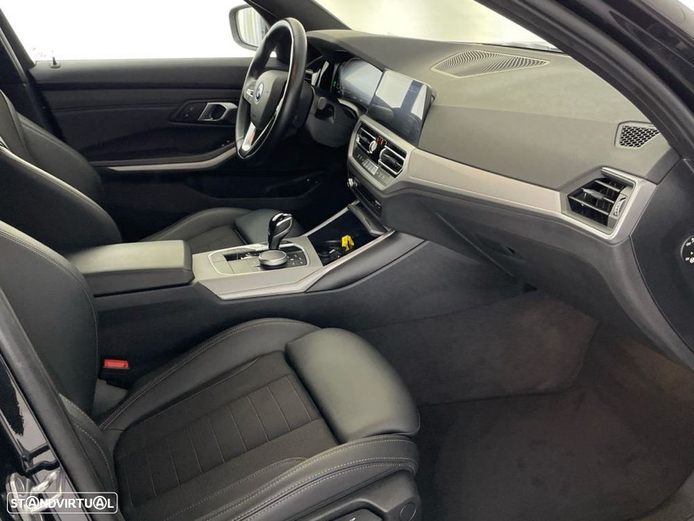 BMW 320 e Touring Auto - 22