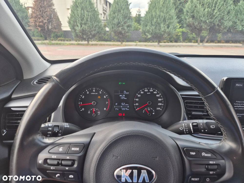 Kia Rio 1.2 L - 8
