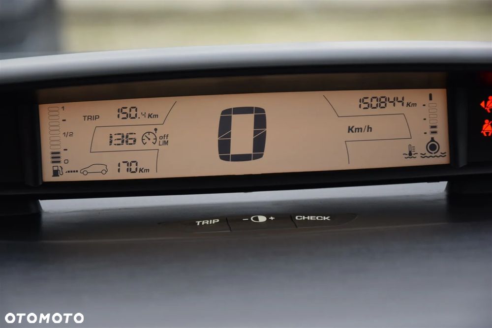 Citroën C4 1.4 16V Advance - 21