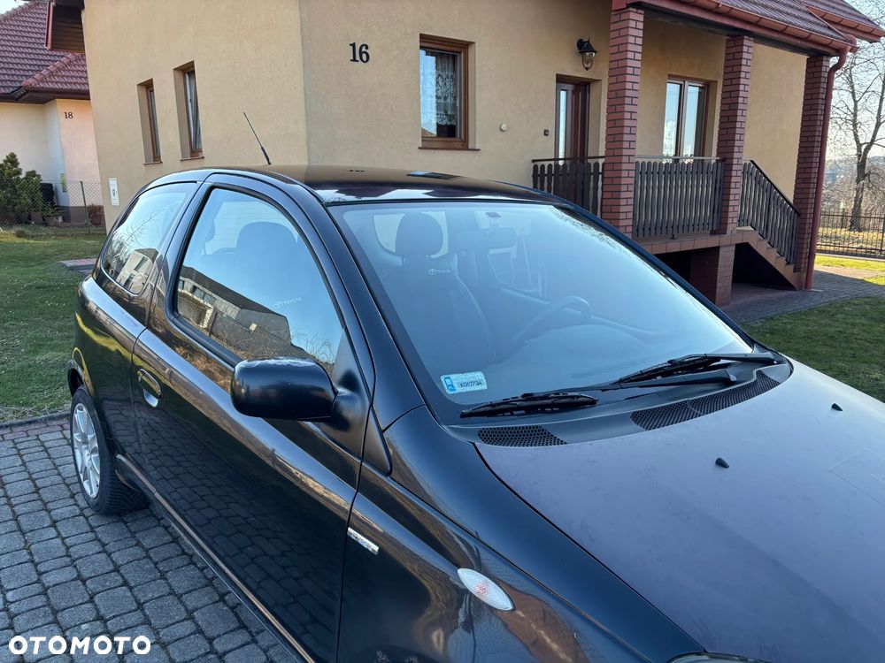 Toyota Yaris 1.4 D-4D Base - 6