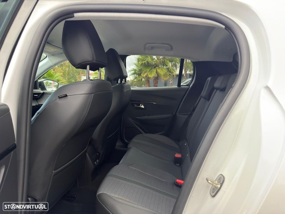 Peugeot 208 1.2 PureTech Allure Pack - 16