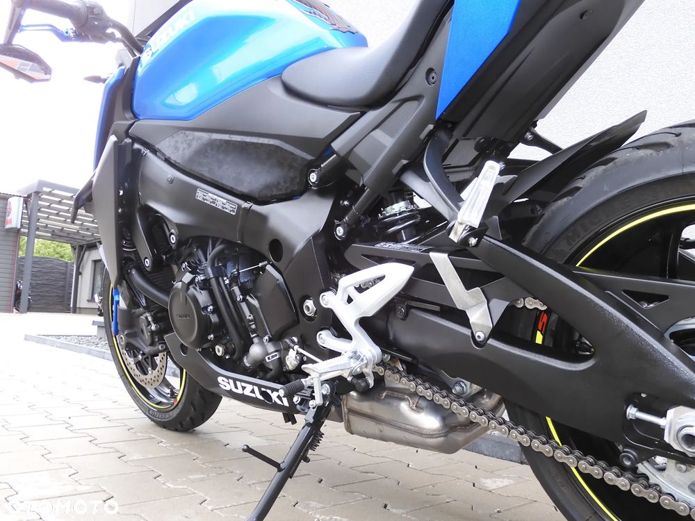 Suzuki GSX - 34