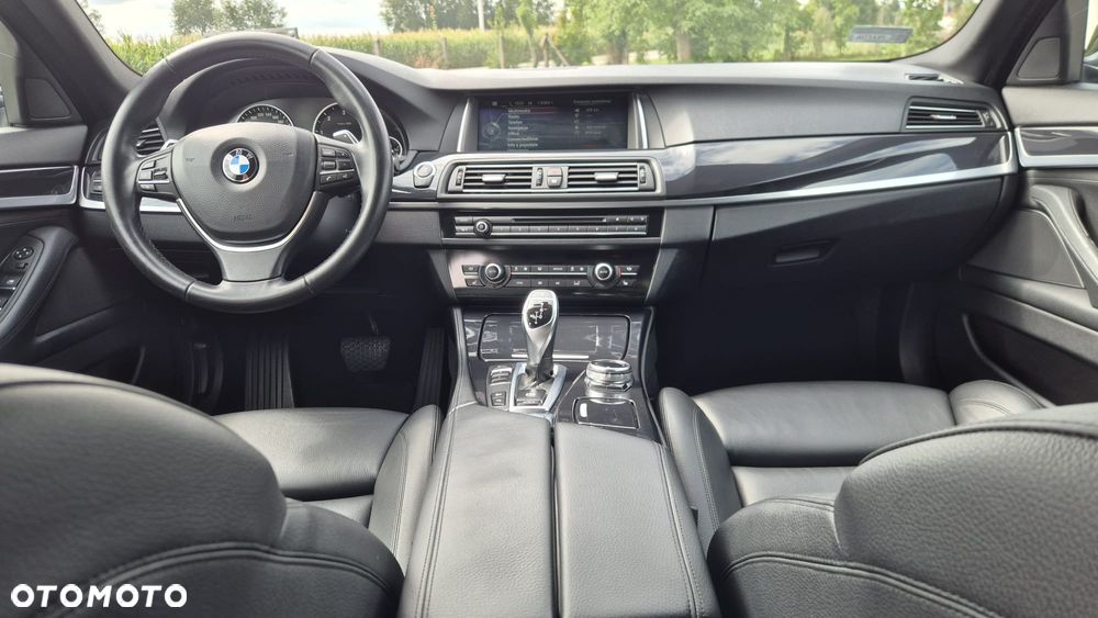 BMW Seria 5 525d xDrive - 6