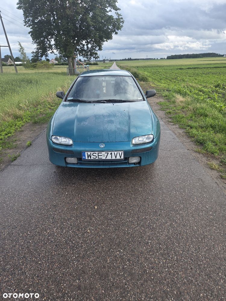 Mazda 323F - 3