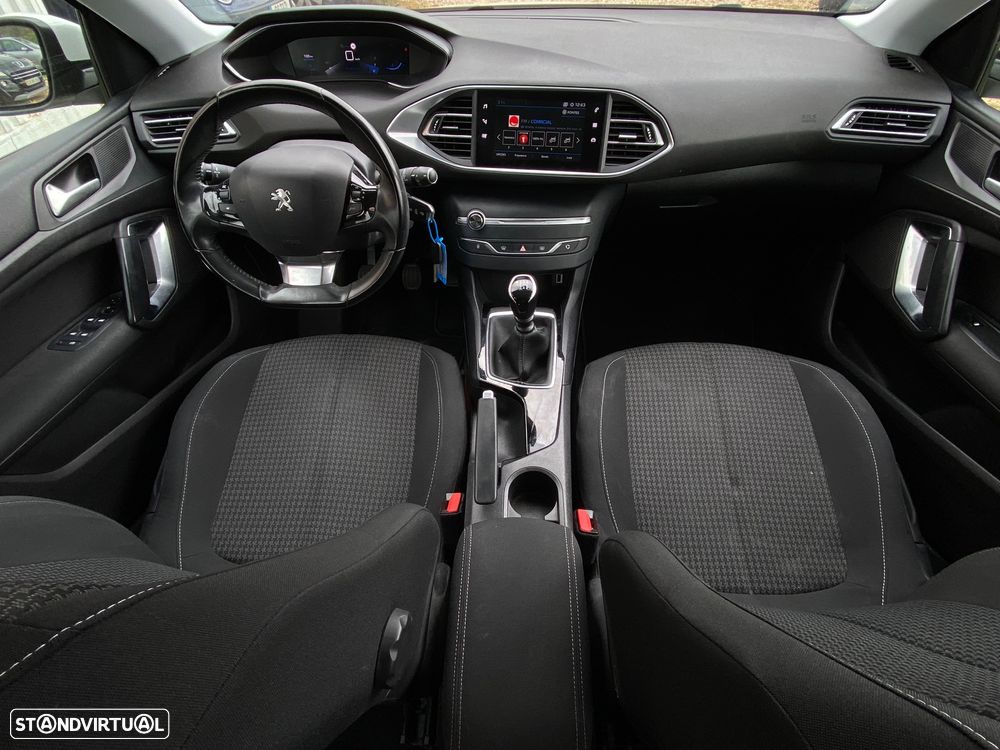 Peugeot 308 SW PureTech 110 Stop & Start Active - 11