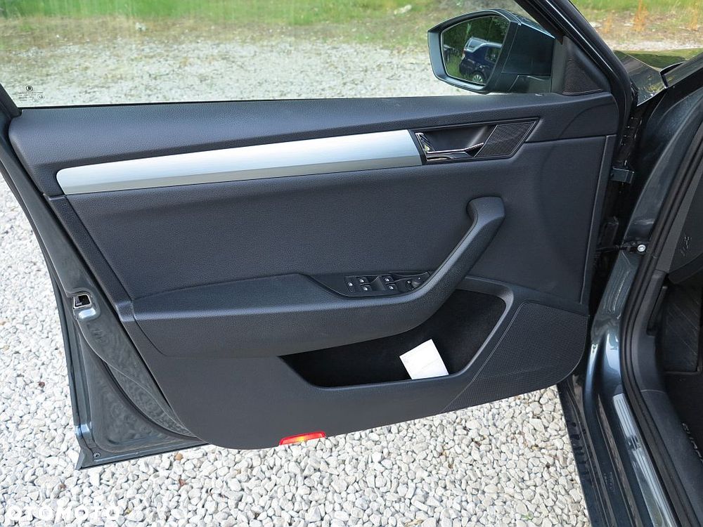 Skoda Superb 2.0 TDI DSG Ambition - 13