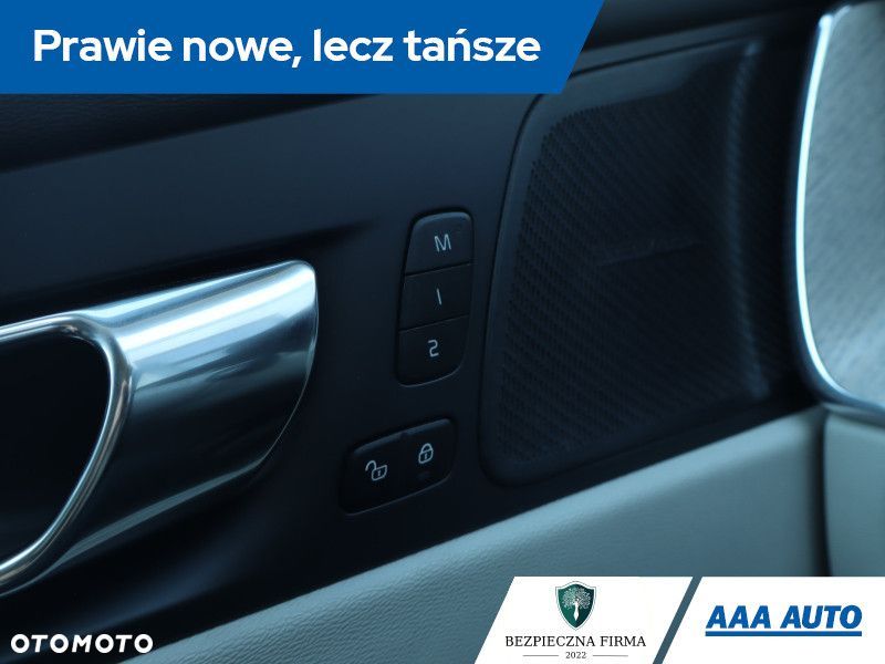 Volvo XC 60 - 24