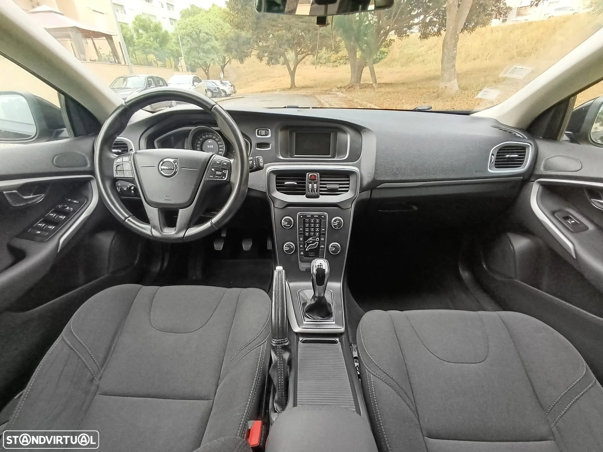 Volvo V40 2.0 D3 Momentum - 11