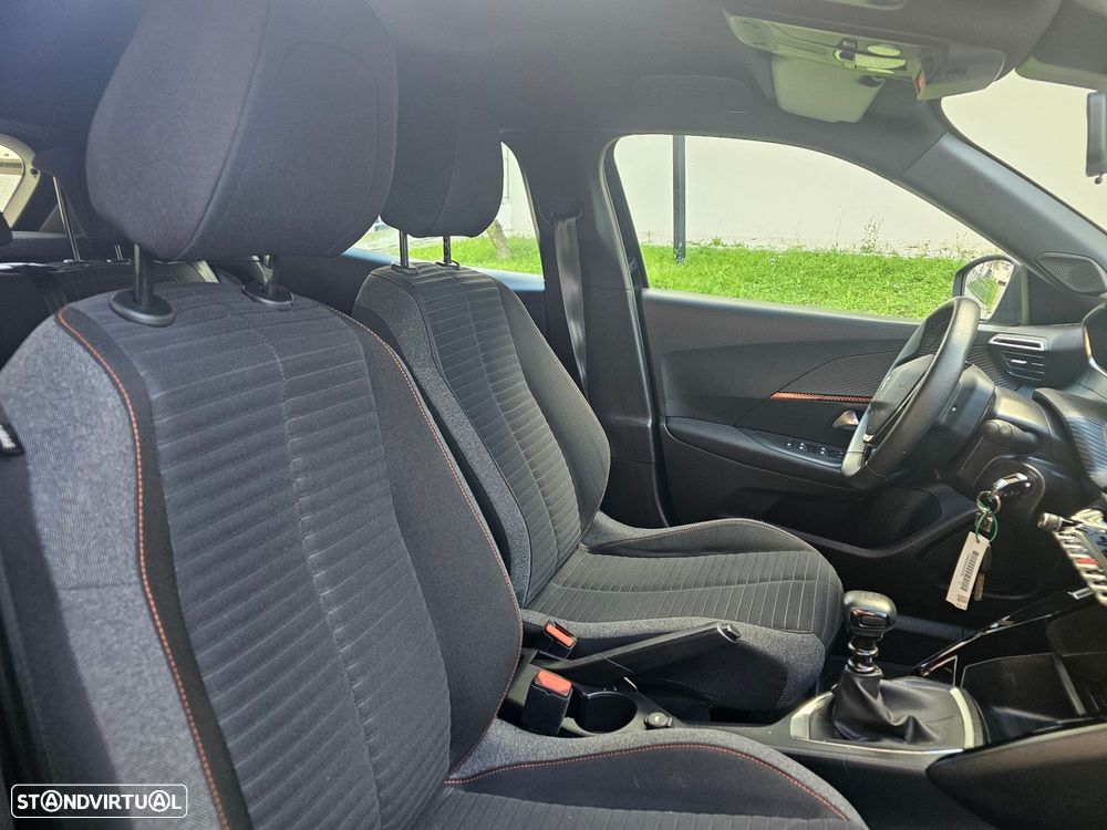 Peugeot 2008 1.2 PureTech Active Pack - 12