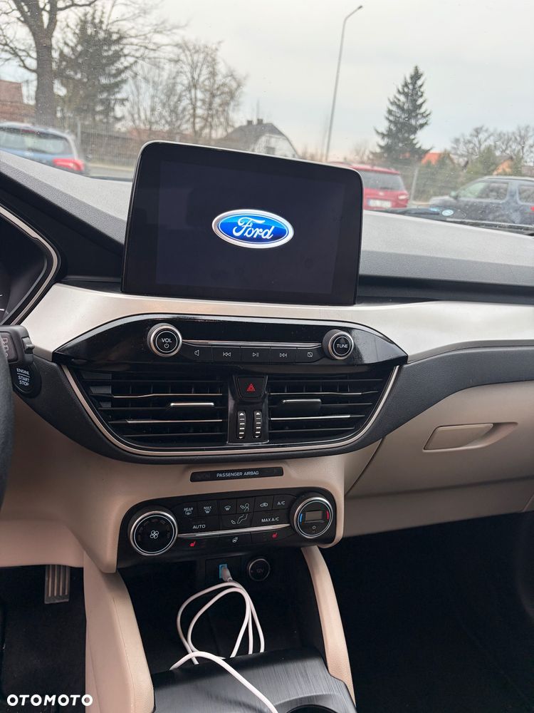 Ford Kuga - 14