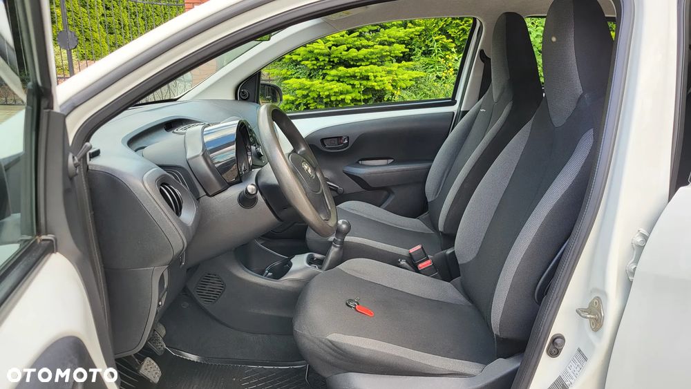 Toyota Aygo x - 13