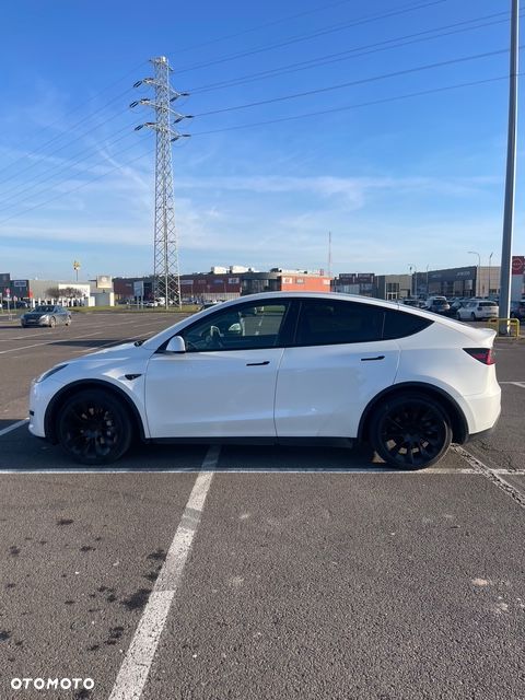 Tesla Y - 2