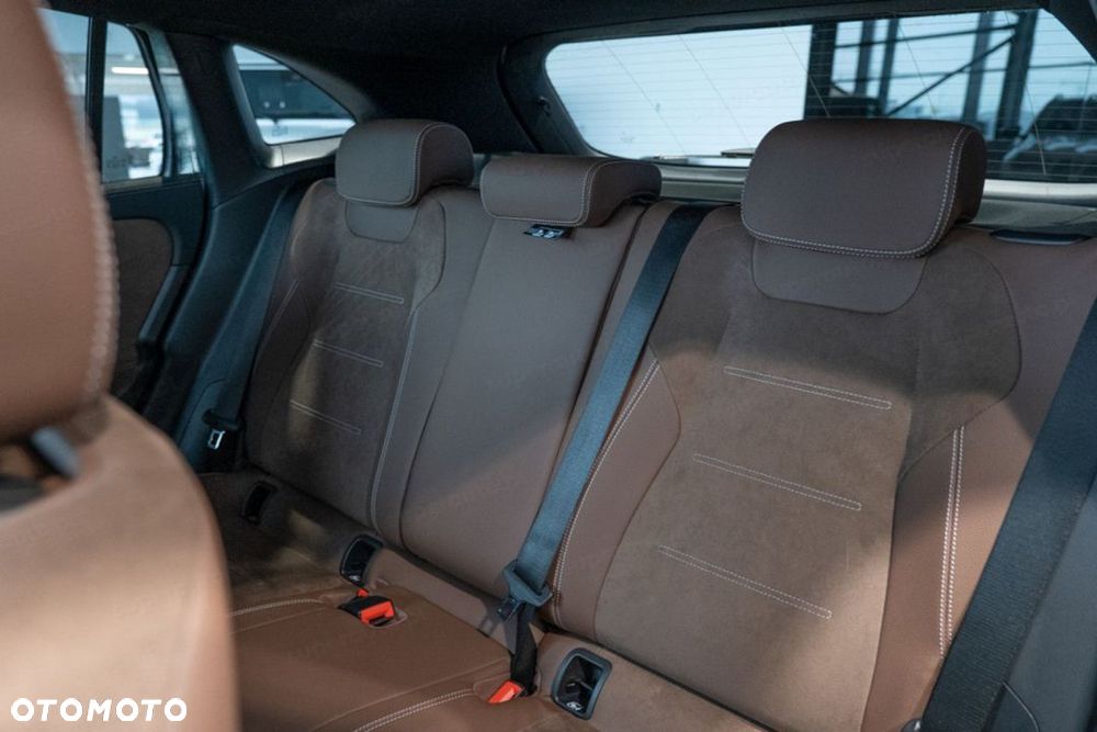 Mercedes-Benz GLA 200 AMG Line - 16