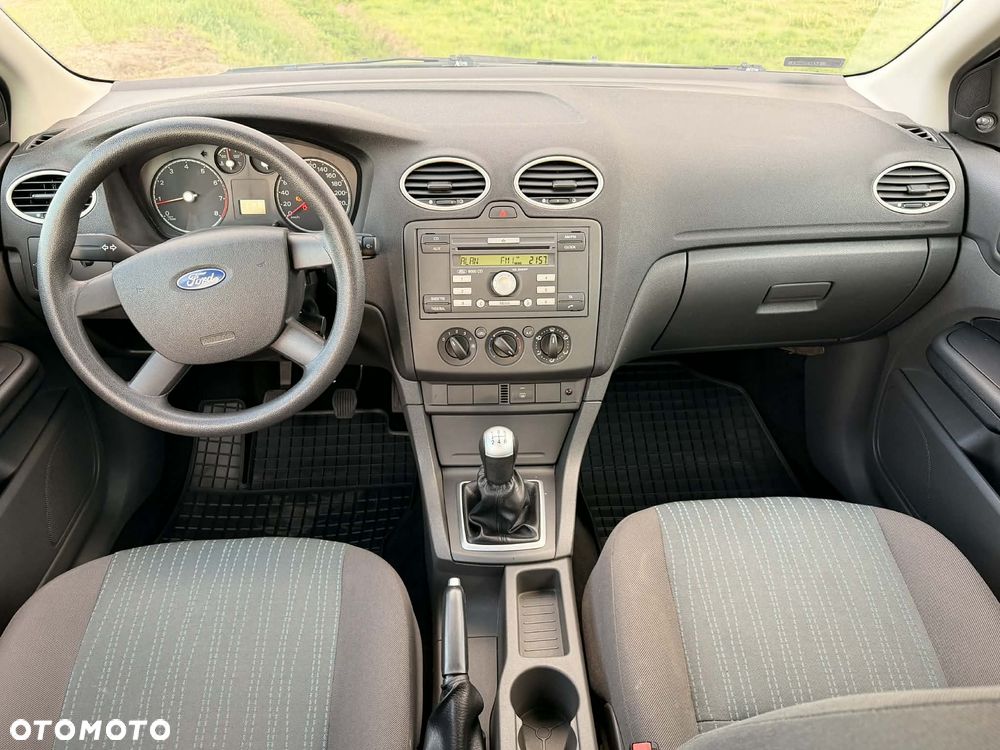 Ford Focus 1.6 Ambiente - 12