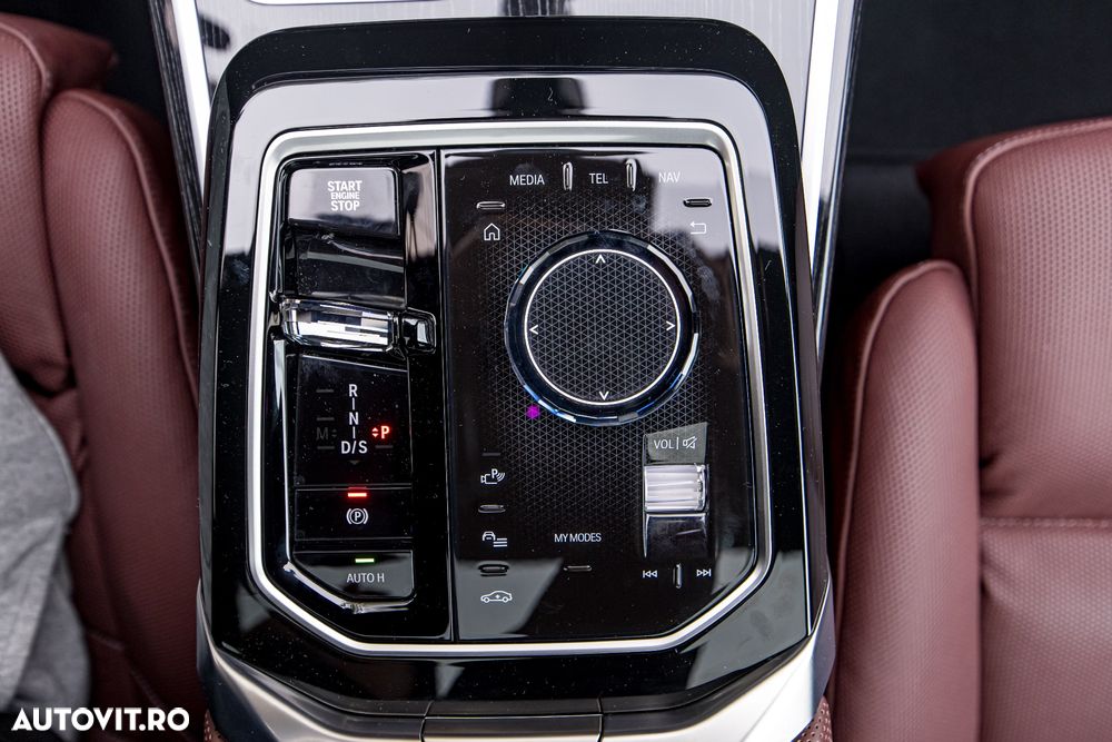 BMW Seria 7 740d xDrive MHEV - 25