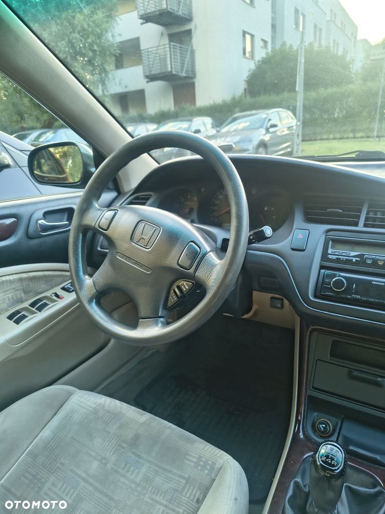 Honda Accord 2.0 ES - 12