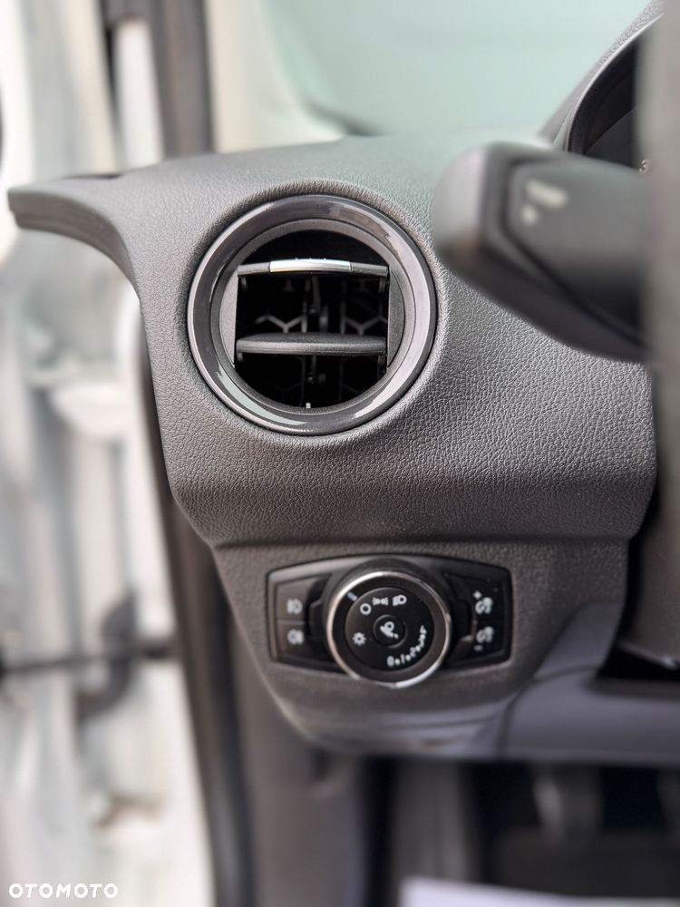 Ford Tourneo Courier 1.0 EcoBoost Titanium - 15