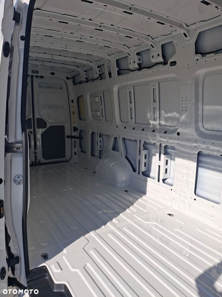 Volkswagen Crafter - 10