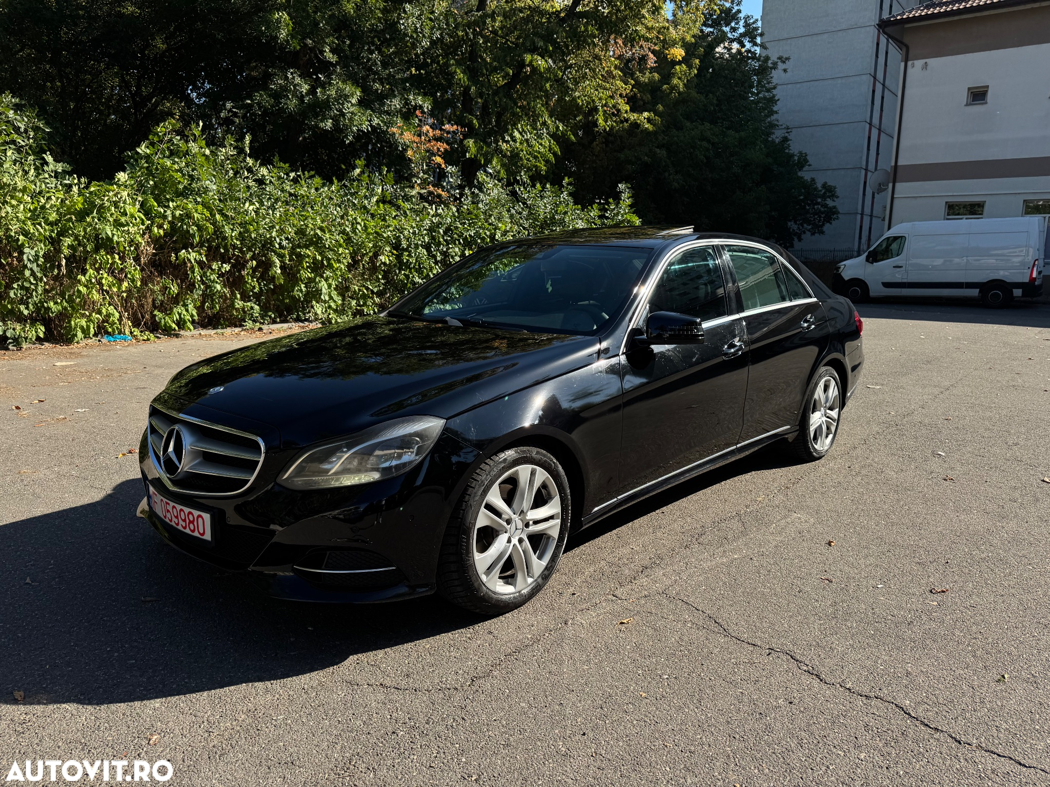 Mercedes-Benz E 220 Blue TEC BlueEFFICIENCY Edition - 4