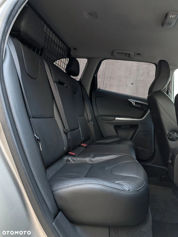 Volvo XC 60 D4 Drive-E Momentum - 11