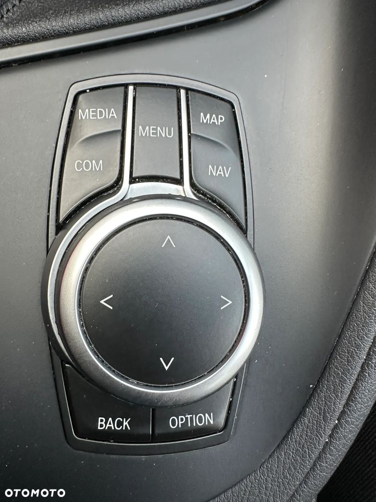 BMW X1 sDrive18i - 21