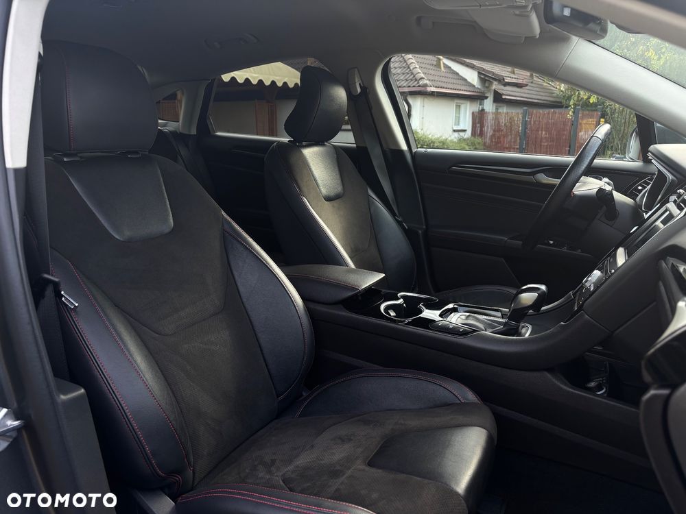 Ford Mondeo 2.0 Hybrid ST-Line X - 24