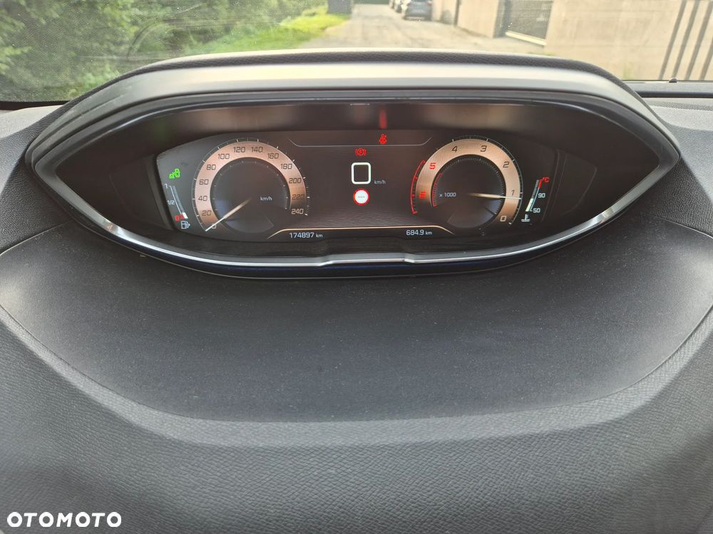 Peugeot 3008 1.5 BlueHDi Allure S&S - 13