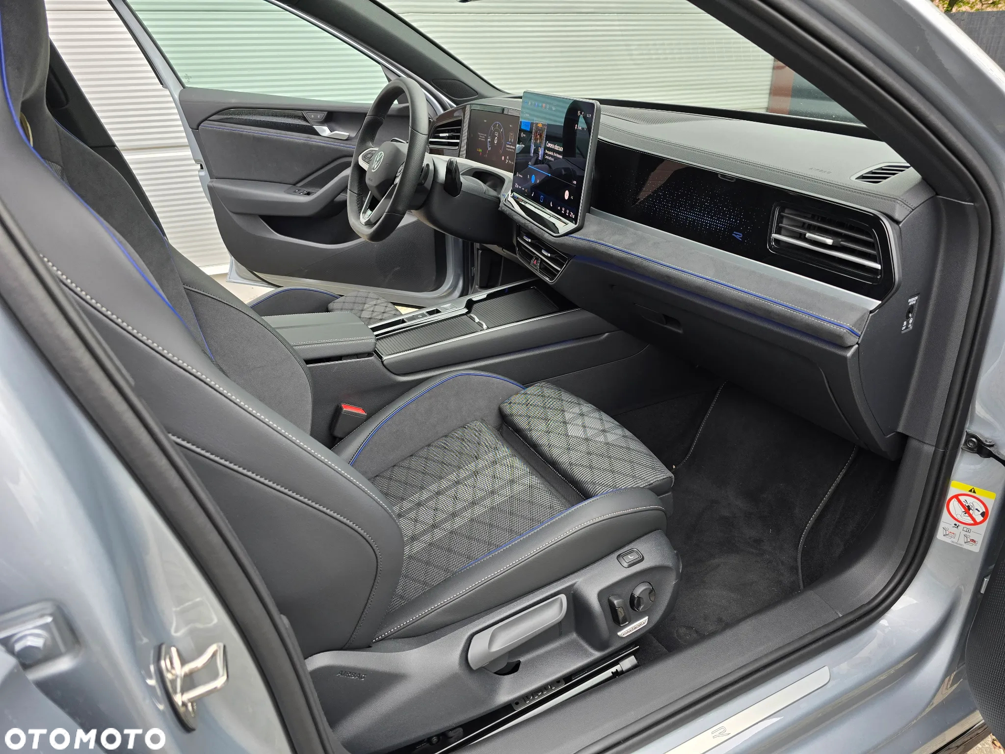 Volkswagen Passat Variant 2.0 TDI SCR DSG R-Line - 31