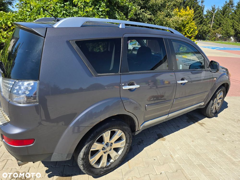 Mitsubishi Outlander 2.0 DID Instyle NAVI - 12