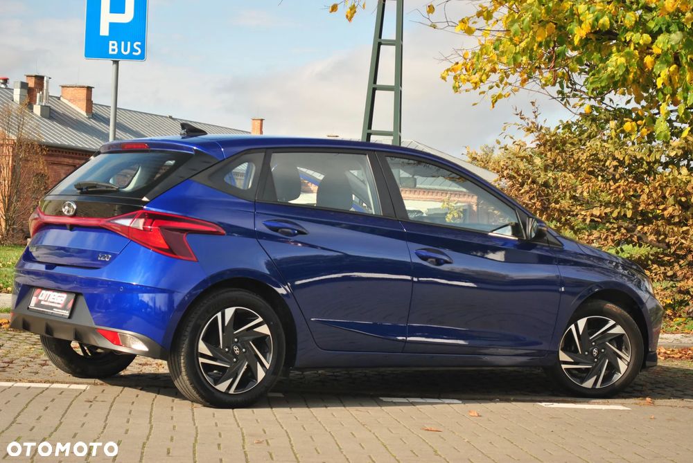 Hyundai i20 blue 1.2 Pure - 13