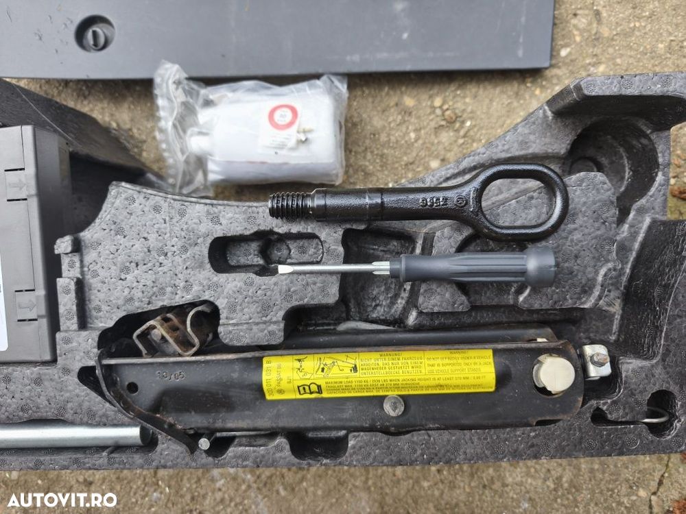 Trusă cric cu cheie de roți /trusă pana Volkswagen Passat B6 B7 CC - 4