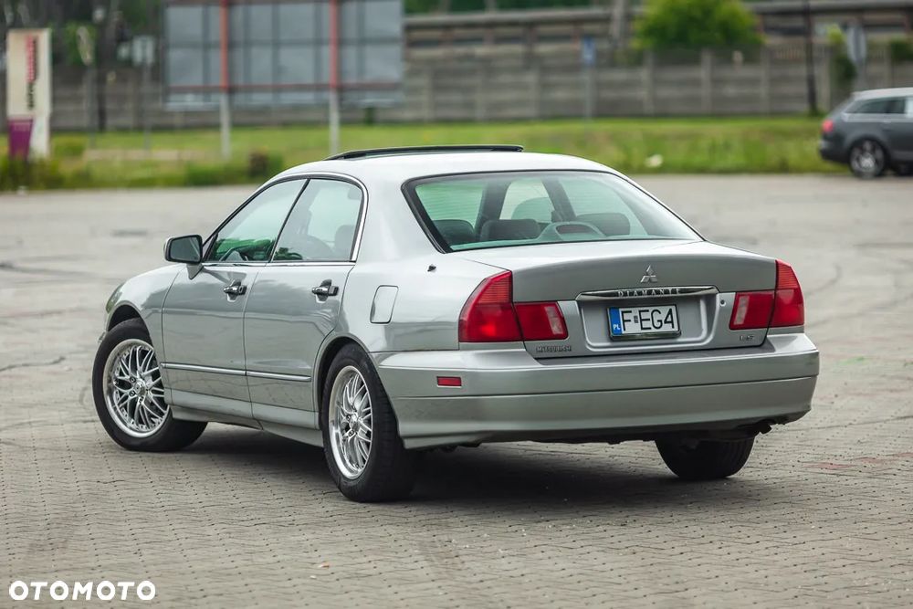 Mitsubishi Diamante - 12