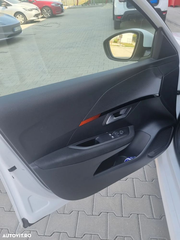 Peugeot 208 - 6