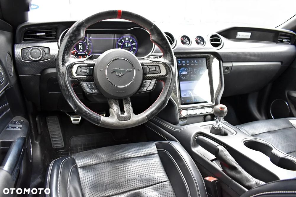 Ford Mustang 5.0 V8 GT - 8