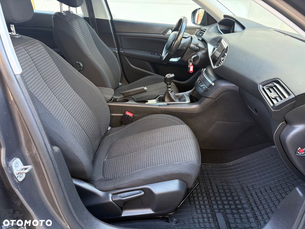 Peugeot 308 1.5 BlueHDi Allure Pack S&S - 25